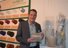 Louis Voskamp of Interco explains how they turn plastic household waste into new pots for ornamental cultivation.